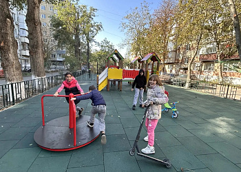 В Железнодорожном районе открылась новая спортплощадка